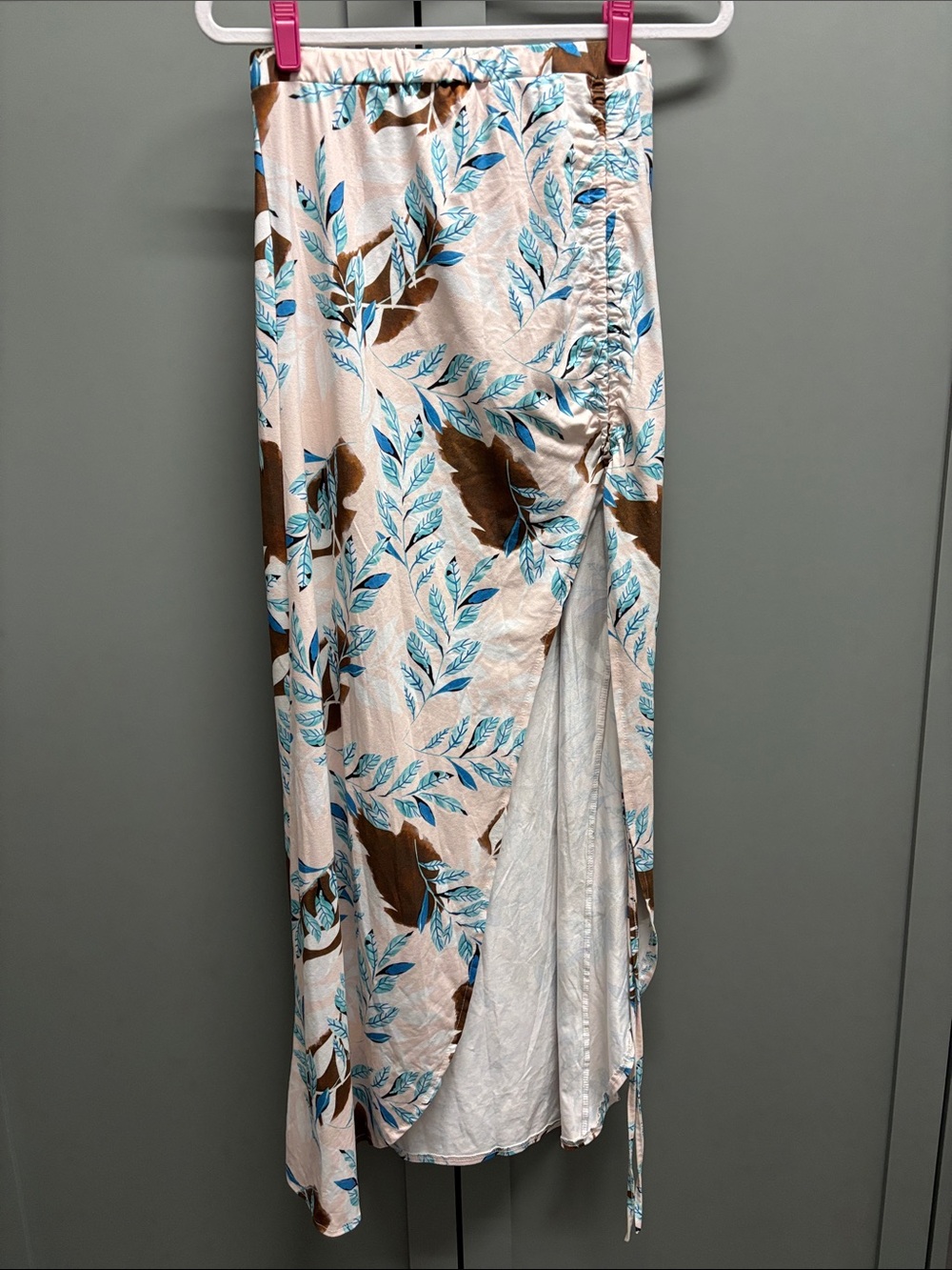 SHEIN Blue Leaf Print Asymmetrical Maxi Skirt on Cream